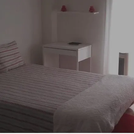 Rent this 1 bed apartment on Av 25 Abril (Jardim Radial) in Avenida 25 de Abril, 2620-530 Odivelas