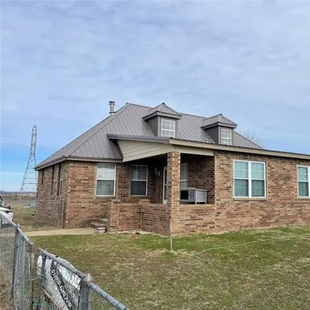 Buy this 3 bed house on CR E0580 in Mayes County, OK 74337