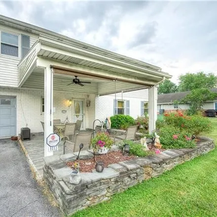 Image 4 - 1099 Springhouse Road, Westwood Heights, South Whitehall Township, PA 18104, USA - House for sale