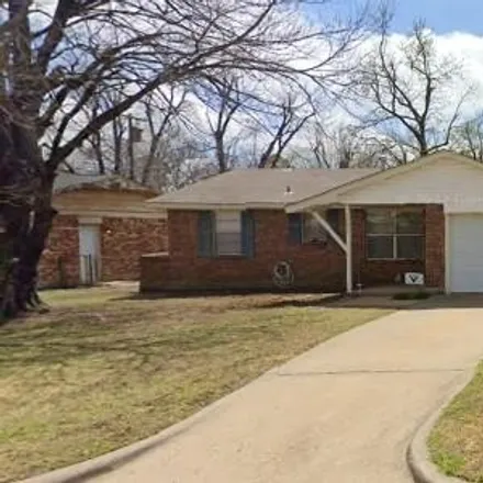Buy this 3 bed house on 502 Inwood Drive in Norman, OK 73072