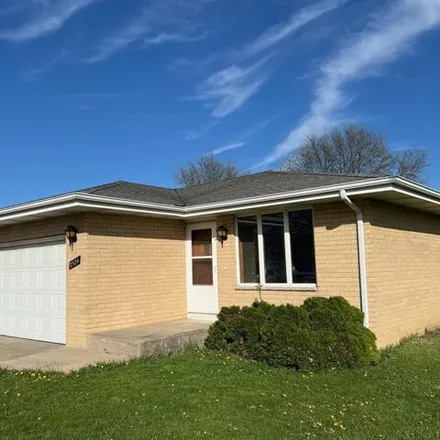 Buy this 4 bed house on 2552 North Lexington Drive in Janesville, WI 53545