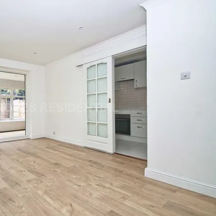 Image 2 - Allan Close, London, KT3 5ET, United Kingdom - House for rent