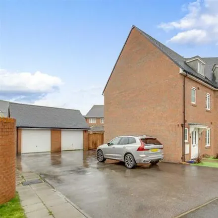 Buy this 4 bed townhouse on Colney Road in Buckinghamshire, HP18 0YF
