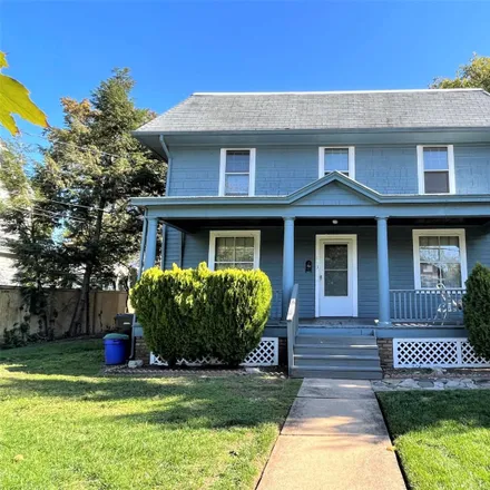 Buy this 3 bed house on 113 South Adelaide Avenue in Highland Park, NJ 08904