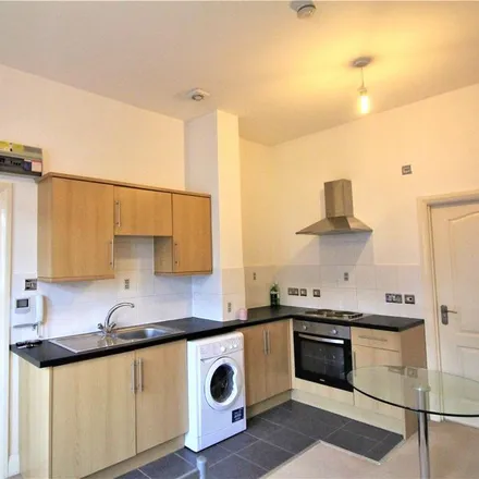 Image 2 - Witcombe Place, Cheltenham, GL52 2SW, United Kingdom - Apartment for rent