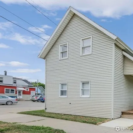 Buy this 3 bed house on 499 Crosby Street Northwest in Grand Rapids, MI 49504