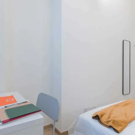 Rent this 5 bed room on Via La Loggia in 9, 10134 Turin Torino