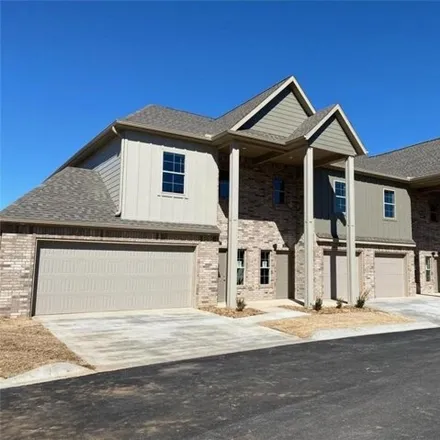 Rent this 3 bed townhouse on 2723 Everest Avenue in Rogers, AR 72758