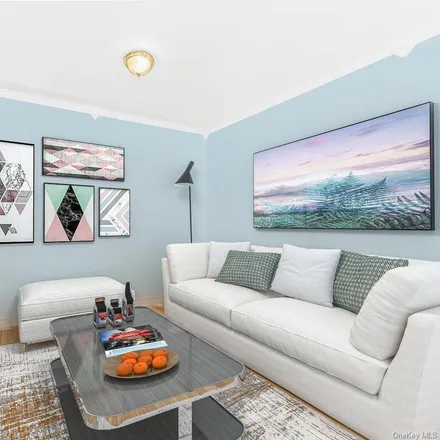 Buy this 3 bed condo on 2199 Holland Avenue in New York, NY 10462