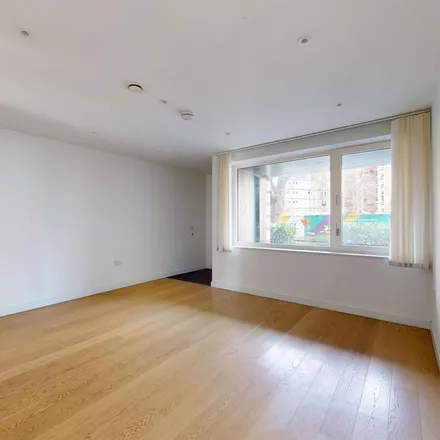 Image 4 - South Garden Court, 6 Heygate Street, London, SE17 1FQ, United Kingdom - Apartment for rent