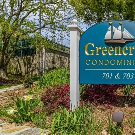 Buy this 2 bed condo on 701 Pelham Road in Rosedale, City of New Rochelle