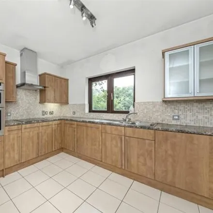 Image 3 - Croftongate Way, London, SE4 2DL, United Kingdom - Townhouse for sale