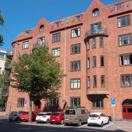 Rent this 3 bed apartment on Muhréns Sliperi in Alströmergatan, 411 01 Gothenburg