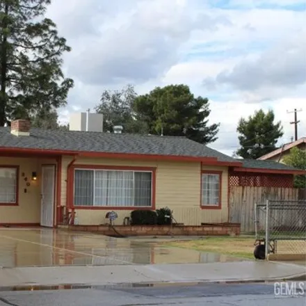 Buy this 3 bed house on 336 Royal Way in Kern County, CA 93306