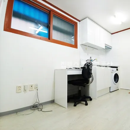 Rent this studio apartment on 서울특별시 관악구 봉천동 148-38