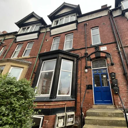 Rent this 6 bed duplex on rmp properties in Regent Park Avenue, Leeds