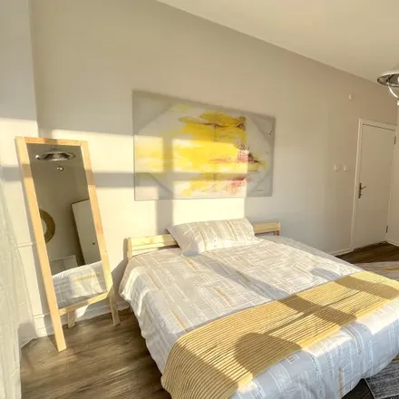 Rent this 3 bed room on Yenimahalle Fırın Sokağı in 34022 Beşiktaş, Turkey