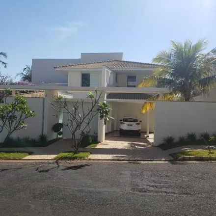 Buy this 4 bed house on Rua Jamil Tannús 944 in Tabajaras, Uberlândia - MG