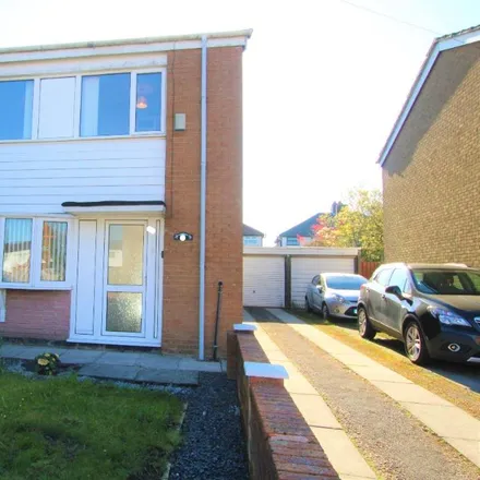 Rent this 3 bed duplex on Beechburn Crescent in Knowsley, L36 4JX