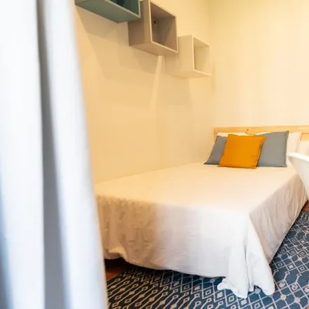 Rent this 7 bed room on Carrer de Fontanella in 08001 Barcelona, Spain
