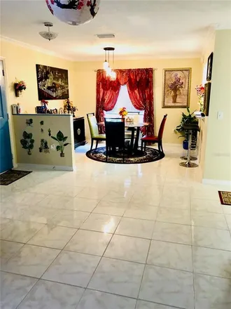 Image 5 - 4003 Dolphin Drive, Tampa, FL 33617, USA - Townhouse for sale