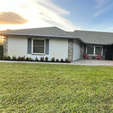 Rent this 3 bed house on Wellington in FL, US