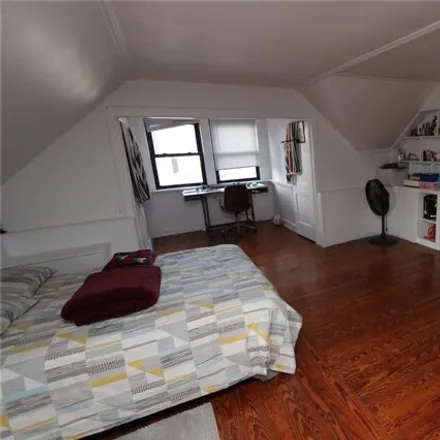 Image 6 - 81-53 Utopia Parkway, New York, NY 11432, USA - House for rent