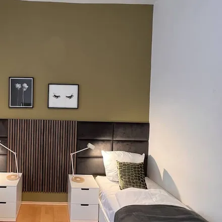 Rent this 2 bed apartment on Berliner Straße in 12627 Hoppegarten, Germany