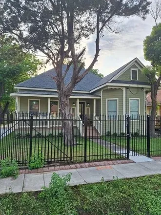 Buy this 3 bed house on 1707 Gano St in Houston, Texas