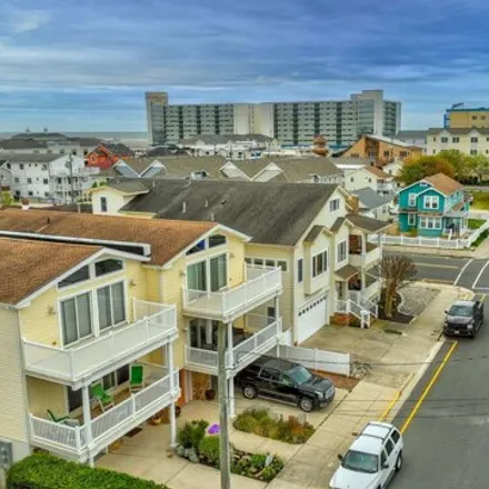 Image 2 - 271 East Morning Glory Road, Wildwood Crest, Cape May County, NJ 08260, USA - Townhouse for sale