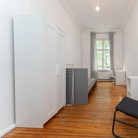 Rent this 3 bed room on Kaiser-Friedrich-Straße 48 in 10627 Berlin, Germany