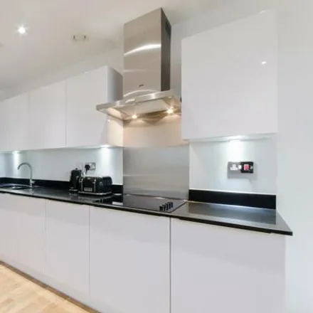 Image 7 - Torquay Court, 6 St Ives Place, London, E14 0GU, United Kingdom - Apartment for sale