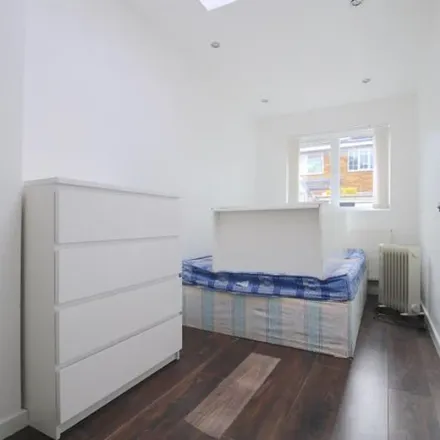 Image 1 - 2-16 Carbis Road, London, E14 7TH, United Kingdom - Apartment for rent