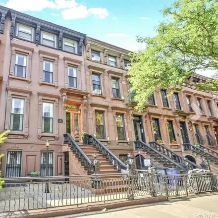 Buy this 4 bed loft on 692 Putnam Avenue in New York, NY 11221