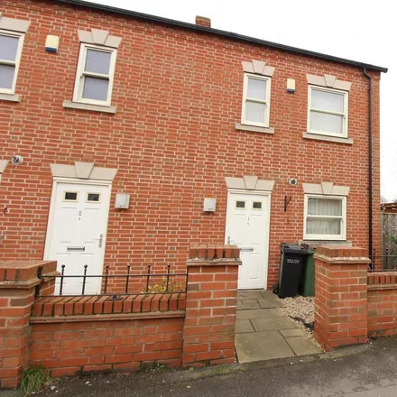 Rent this 2 bed townhouse on Onderby Mews in Oadby, LE2 5AU