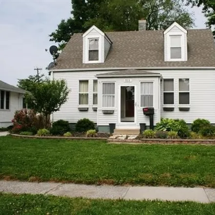 Rent this 3 bed house on 603 South Vine Street in O'Fallon, IL 62269