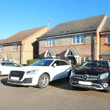 Buy this 6 bed duplex on Knebworth Gate in Stevenage, SG2 8DF