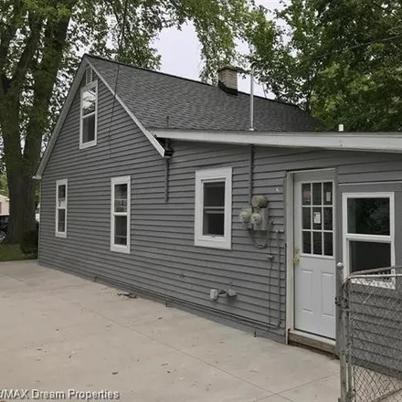 Image 2 - 26432 Spicer Street, Madison Heights, MI 48071, USA - House for rent