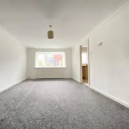 Rent this 2 bed apartment on East Park Road in Blackburn, BB1 8EB