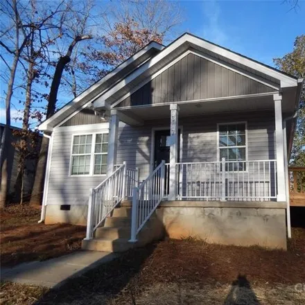 Buy this 3 bed house on 305 Salisbury Road in Valley Stream, Statesville