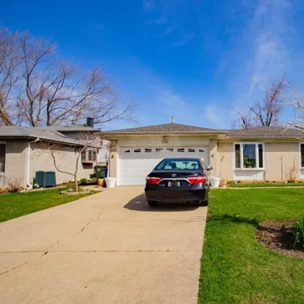 Buy this 3 bed house on 1704 Pheasant Trail in Mount Prospect, IL 60056