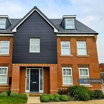 Rent this 5 bed house on Gaia Drive in Wolverton, MK11 4DW
