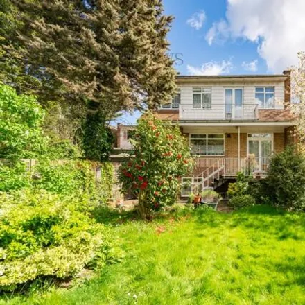 Buy this 6 bed townhouse on White House in 46 Park View Road, London