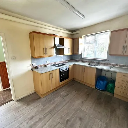 Image 3 - Kingsley Street, Dudley Wood, DY2 0PZ, United Kingdom - Apartment for rent