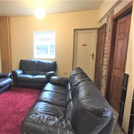 Image 3 - 21 Harrow Road, Selly Oak, B29 7DN, United Kingdom - Townhouse for rent