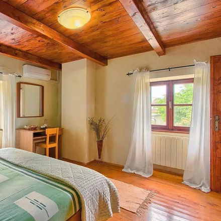 Rent this 3 bed house on Svetvinčenat in Istria County, Croatia