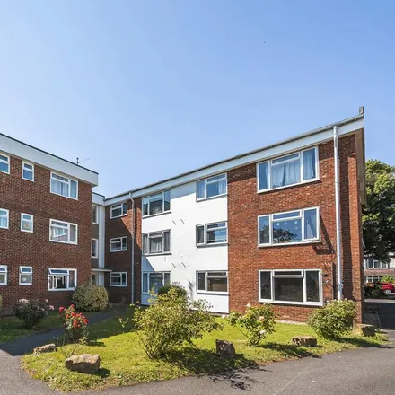 Rent this 2 bed apartment on Seaview House in Rowlands Road, Worthing
