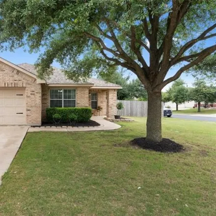 Image 3 - 18724 Royal Pointe, Pflugerville, TX 78664, USA - House for sale