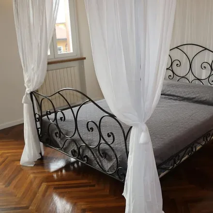 Rent this 4 bed house on Lazise in Via Francesco Fontana, 37017 Lazise VR