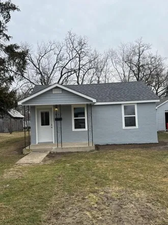 Buy this 2 bed house on 570 South Main Street in Mountain Grove, MO 65711